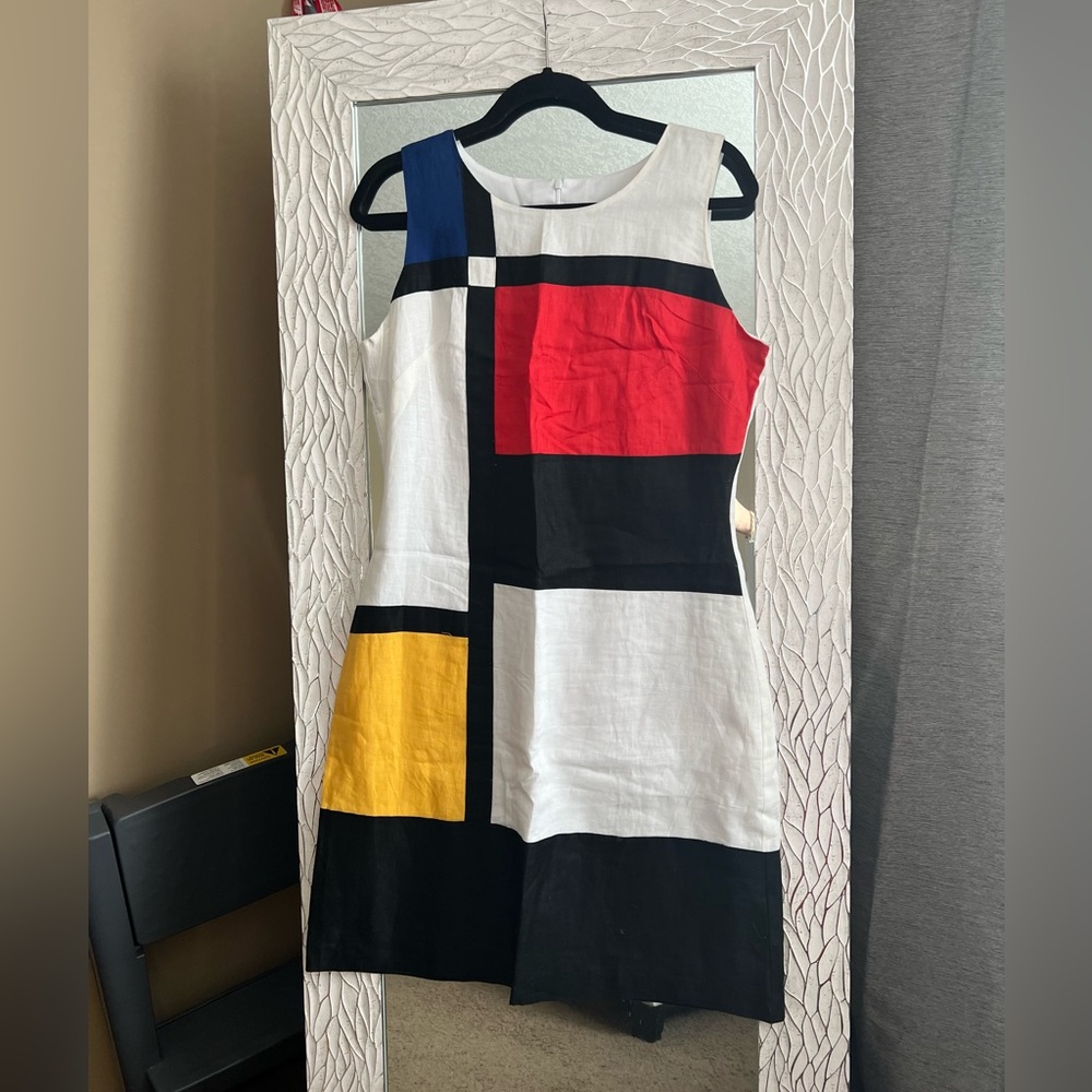 Elegant sleeveless linen dress
